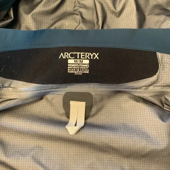 Arc’teryx Alpha AR hardshell hoody, size M, EUC - Picture 9 of 13